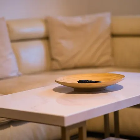 Appartement Moderne In Mit Balkon, Wehome Komfort *