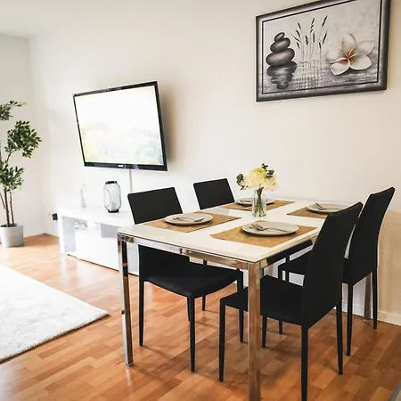 Moderne In Mit Balkon, Wehome Komfort Apartment *